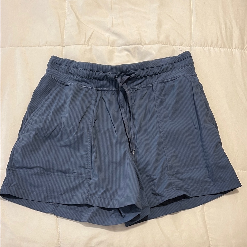 Lululemon Dance Studio shorts size 6